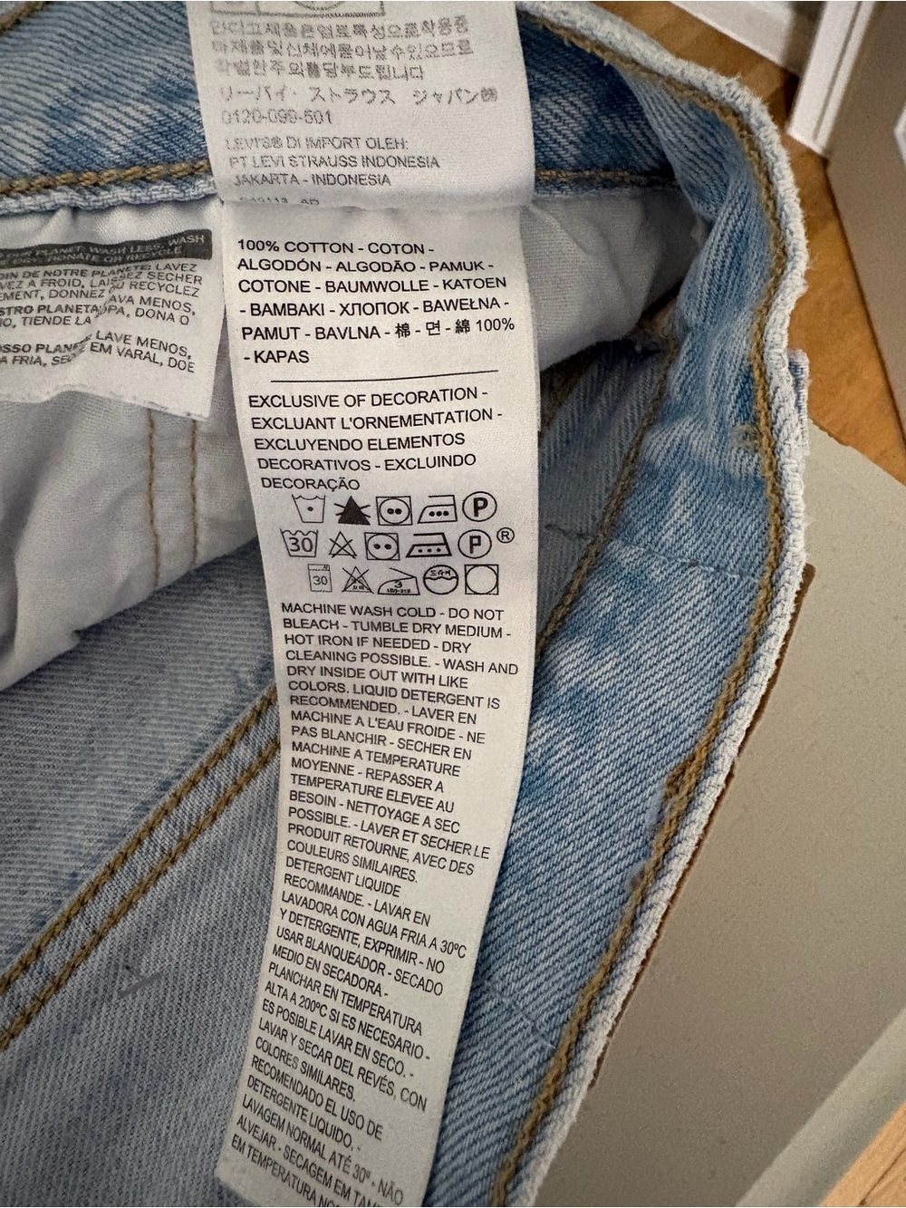 Levi's Light Wash Distressed 501 Cutoff Denim Shorts - Picture 9 of 10
